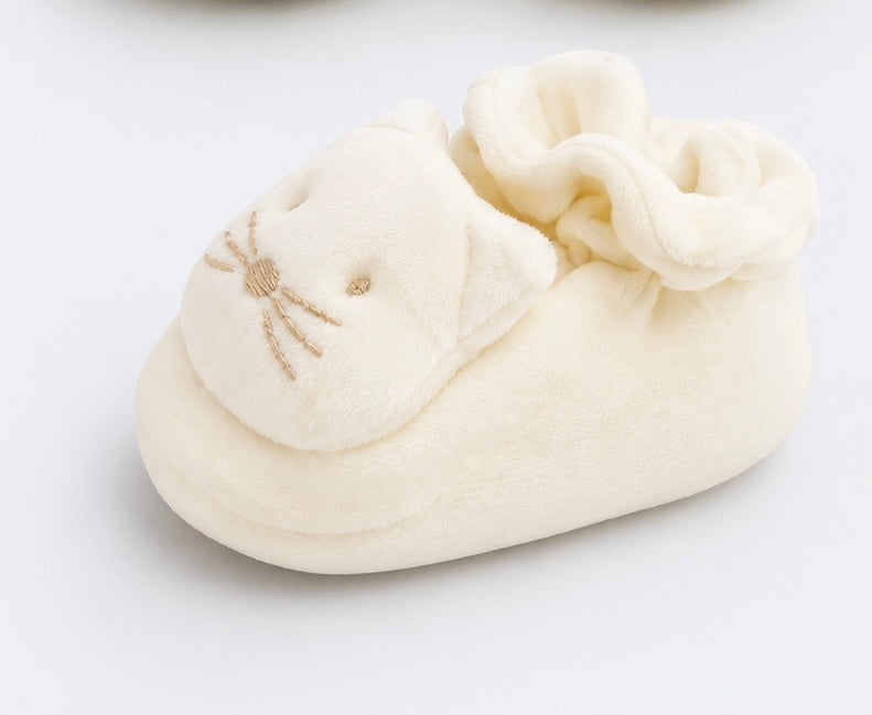 Pop Art Cat Plush Slippers – Cream
