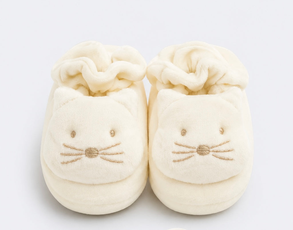 Pop Art Cat Plush Slippers – Cream