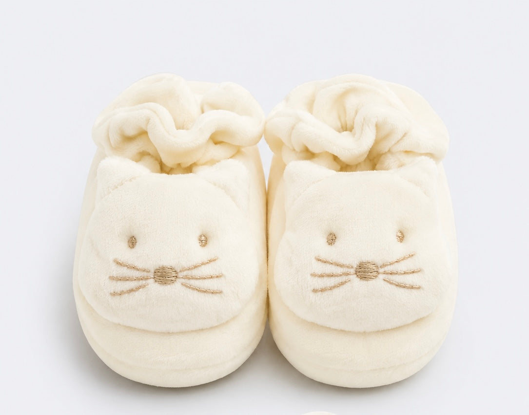 Pop Art Cat Plush Slippers – Cream