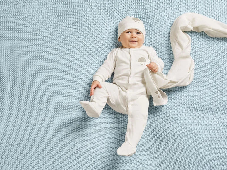 Sweet Little Darlings Baby Gift Box – Neutral Essentials