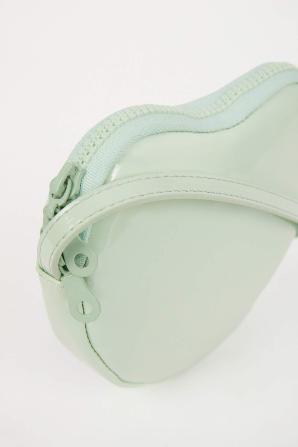 LCW Girls Heart-Shaped Mini Crossbody Bag