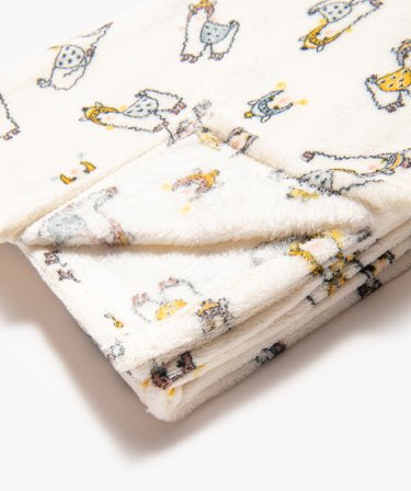 Cream blanket fabric detail