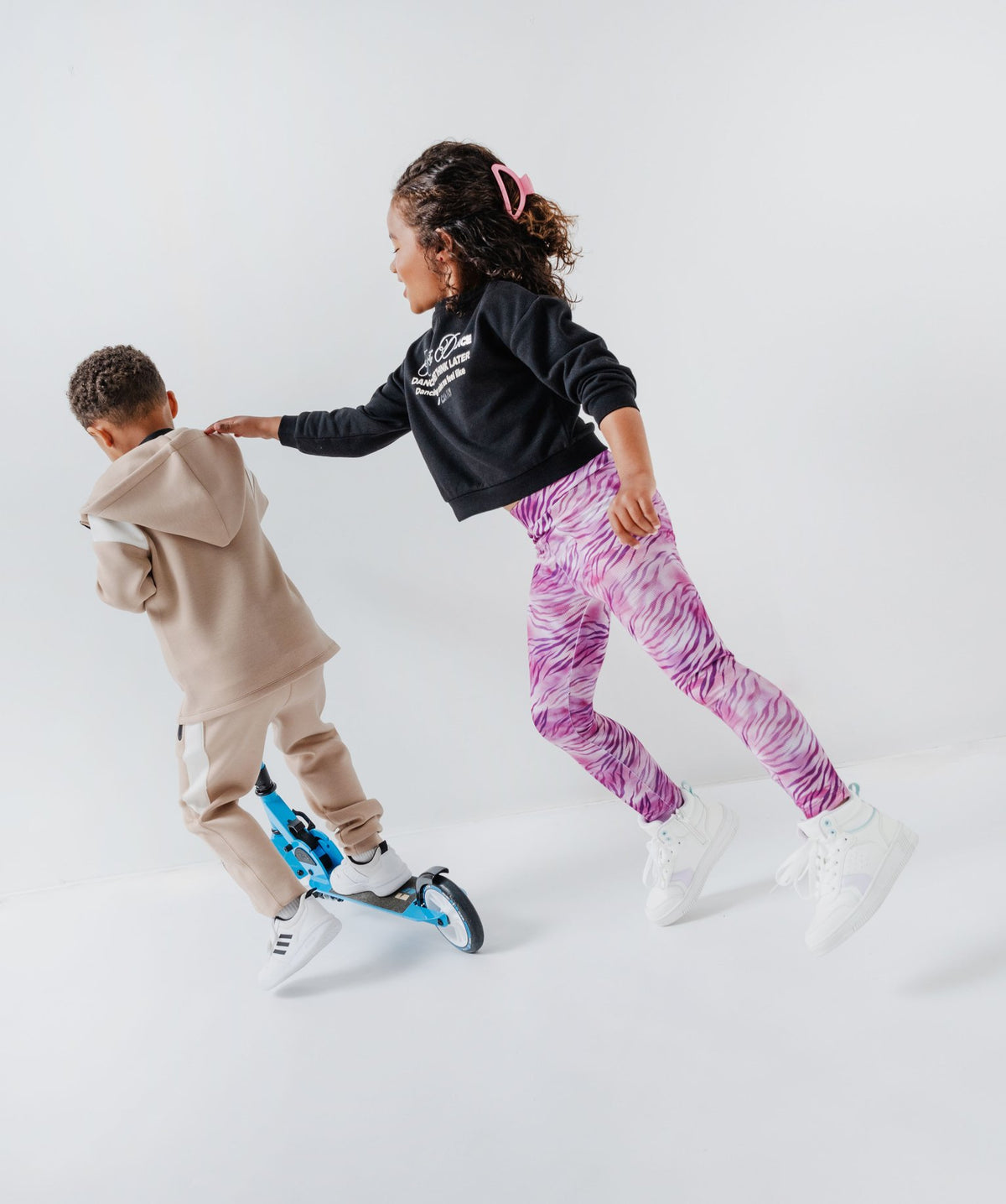 Lifestyle view 2 of Gémo black Ballerina sweatshirt